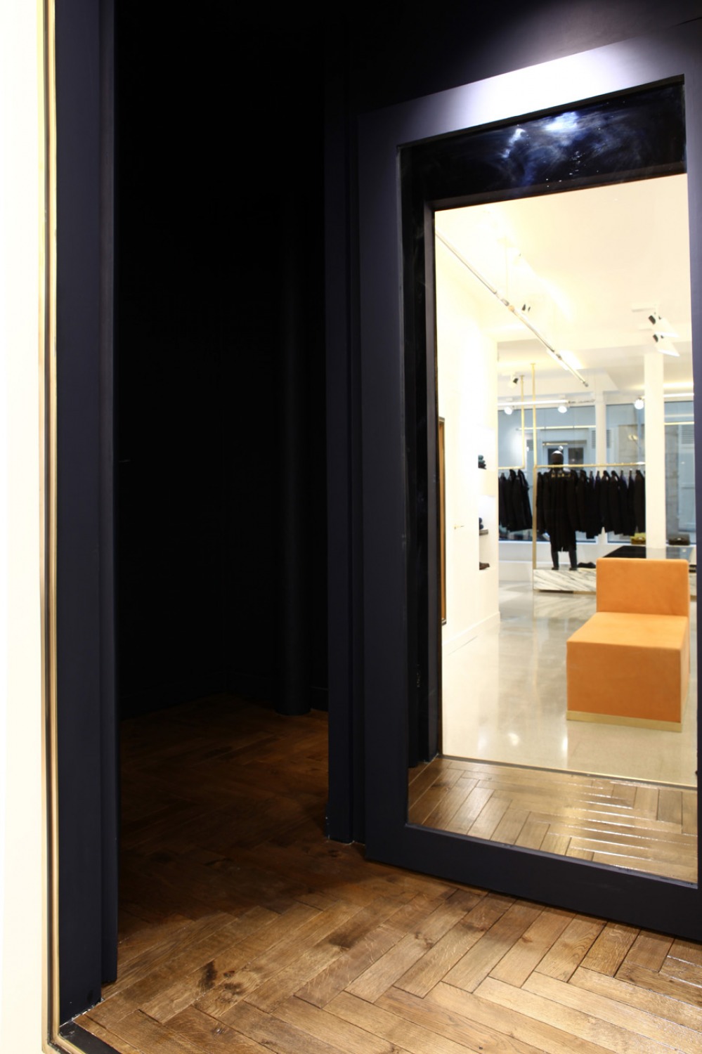 Architecture - Boutiques et Showrooms - Wooyoungmy boutique. Paris III